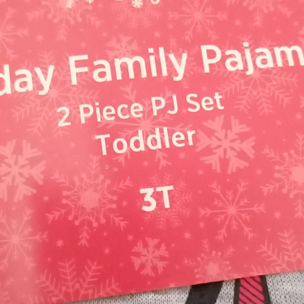 ⛄️ Holiday PJs - Picture 12 of 15